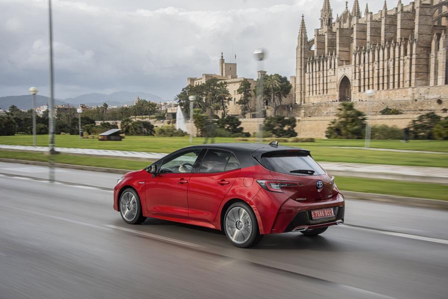  Toyota Corolla Hybrid 2018 года  (WW) (фото 23 из 61)